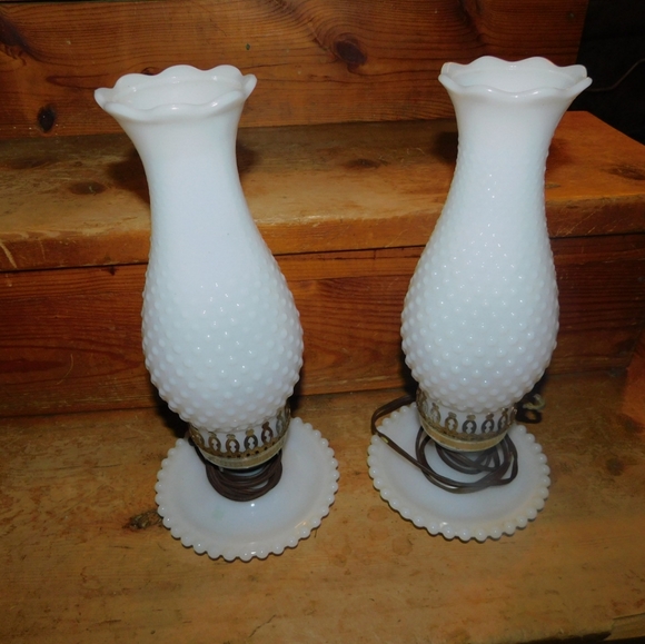 Milk glass lamps - Picture 2 of 2